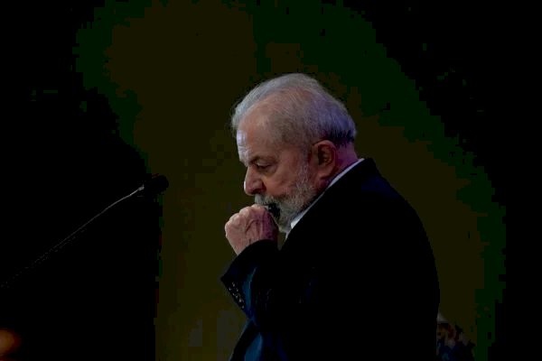 Lula liga para esposa de petista morto para prestar solidariedade