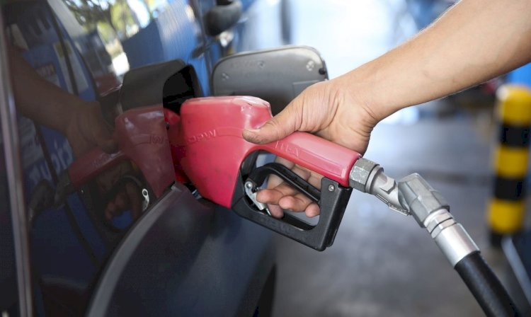 Receita confirma reoneração de gasolina e etanol no fim do mês