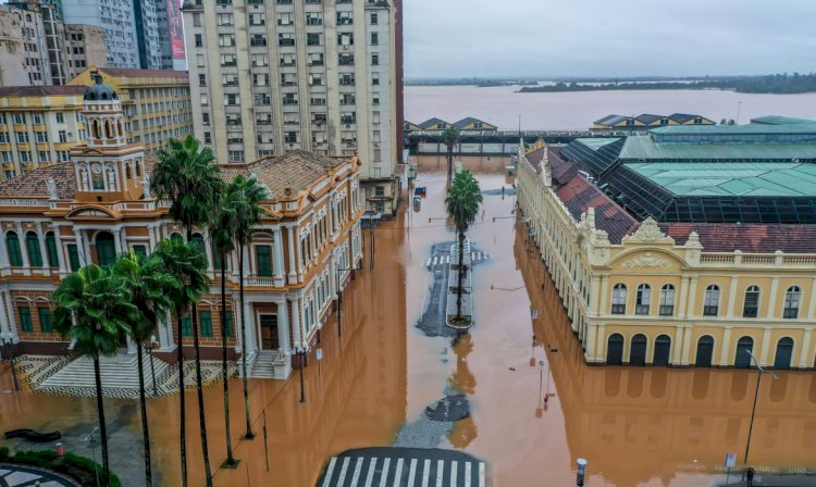 Chuva suspende limpeza do Mercado Público de Porto Alegre