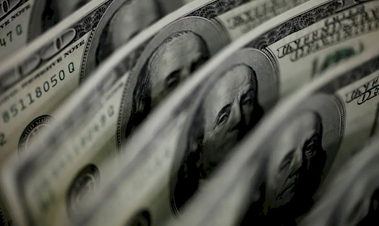 Dólar sobe para R$ 5,28 em meio à queda das commodities