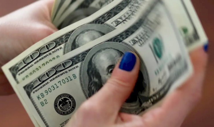 Dólar sobe para R$ 5,38 e emenda quarta semana de alta