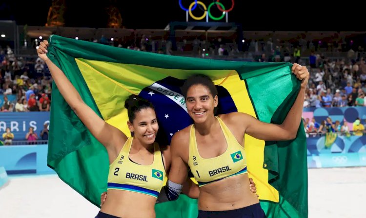 Duda e Ana Patrícia garantem medalha para o Brasil no vôlei de praia