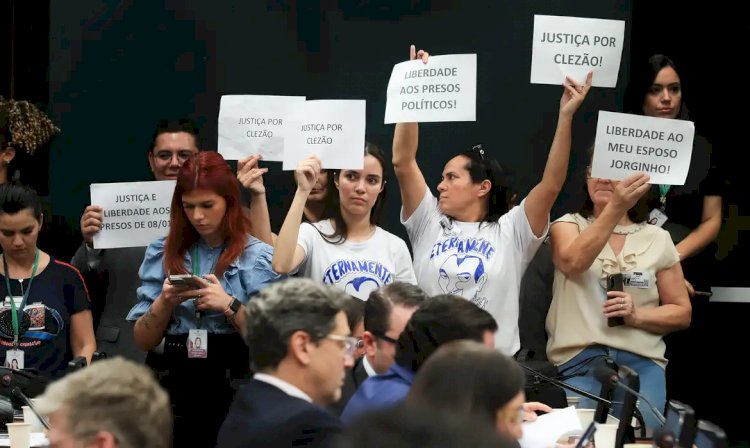 Projeto de anistia aos golpistas do 8 de janeiro é adiado na CCJ