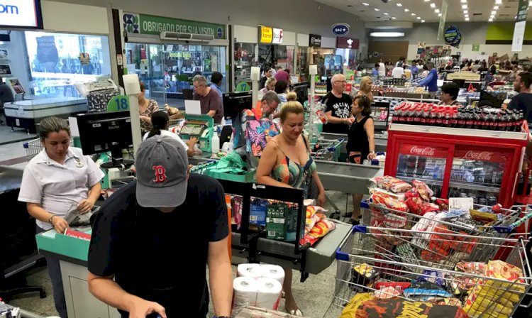 Supermercados defendem contrato de trabalho por hora