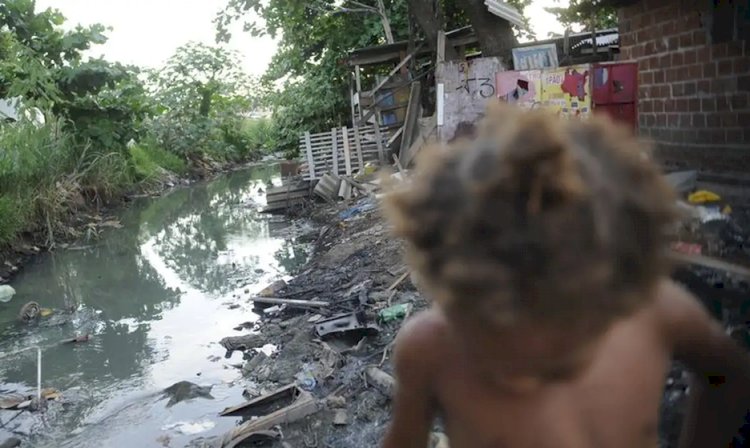 De cada 10 residências no país, 3 não têm esgoto ligado à rede geral