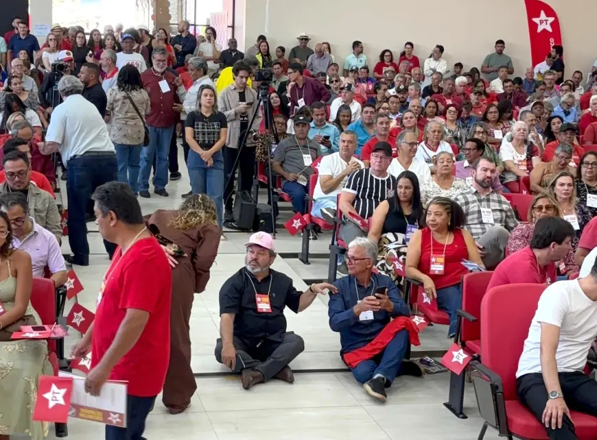 Carlos Bernardo referenda pré-candidatura em encontro do PT na capital Encontro Estadual do partido reúne lideranças em Campo Grande; Bernardo anuncia disposição para disputar eleições