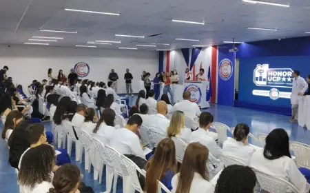 UCP-PJC entrega “Certificado de Mérito Acadêmico” a alunos destaques do curso de Medicina