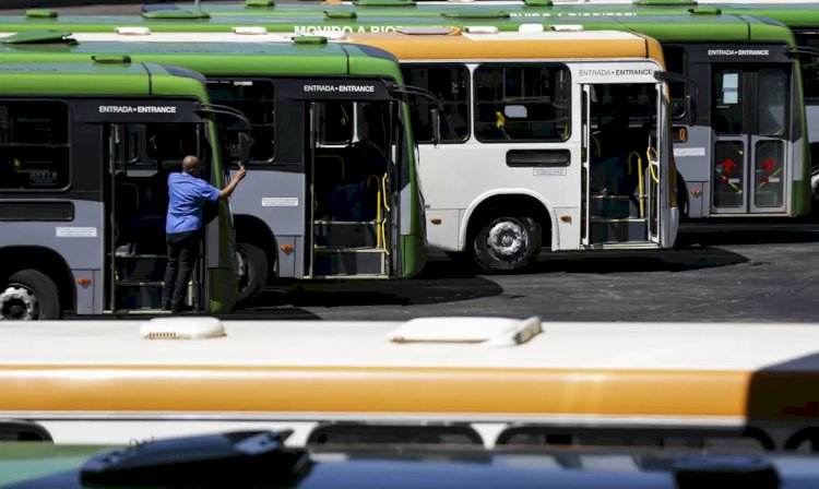 Setor de serviços tem queda de 0,3% em setembro, aponta IBGE