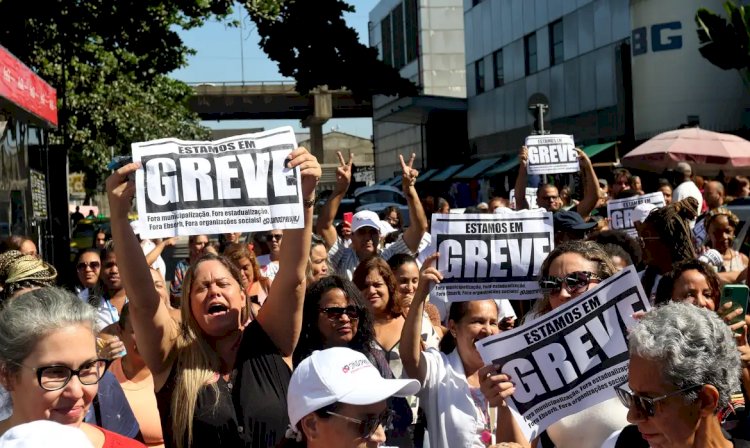 Servidores de hospitais federais pedem reajuste salarial em ato no Rio