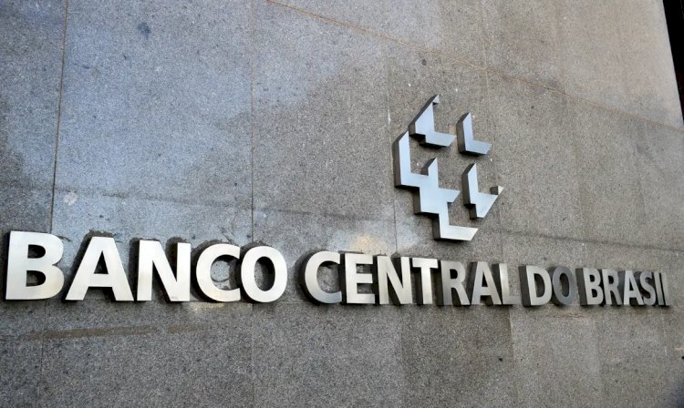 Mercado financeiro eleva previsão da inflação de 4,84% para 4,89%