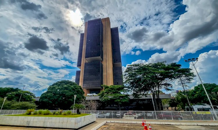 Mercado financeiro projeta inflação de 5,68% em 2025