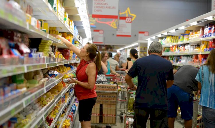 Inflação perde força pelo 2º mês seguido e fecha abril em 0,43%