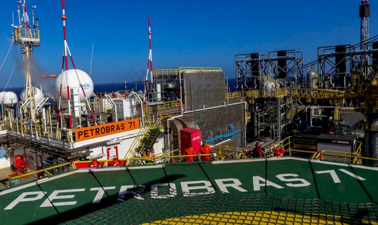 Brasil bate pela 1ª vez marca de 5 milhões de barris de petróleo e gás